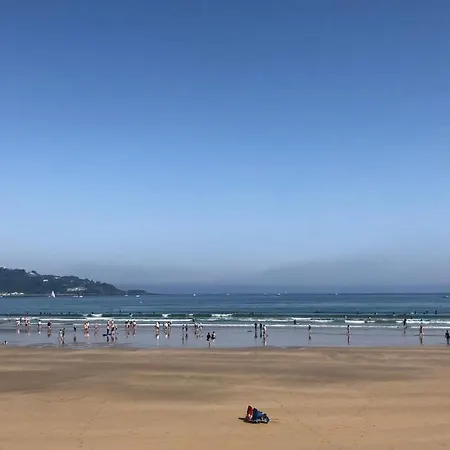 Avec Cuisine Et Grande Piscine Chauffee