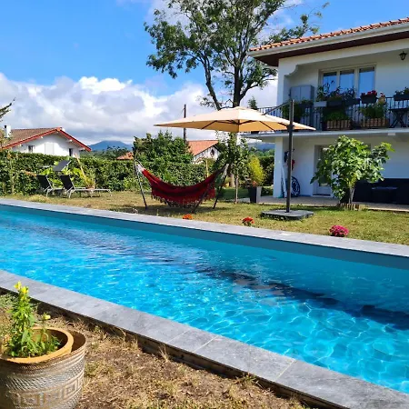 Avec Cuisine Et Grande Piscine Chauffee * Hendaye