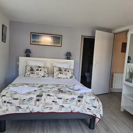 Avec Cuisine Et Grande Piscine Chauffee