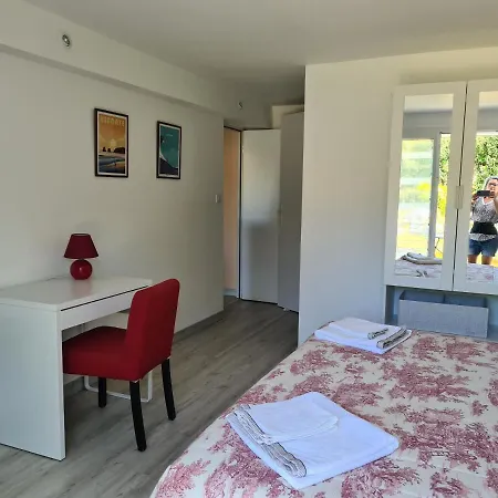 Apartamento Avec Cuisine Et Grande Piscine Chauffee