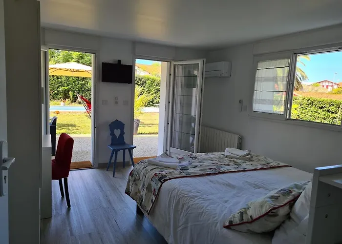 Lejlighed Avec Cuisine Et Grande Piscine Chauffee