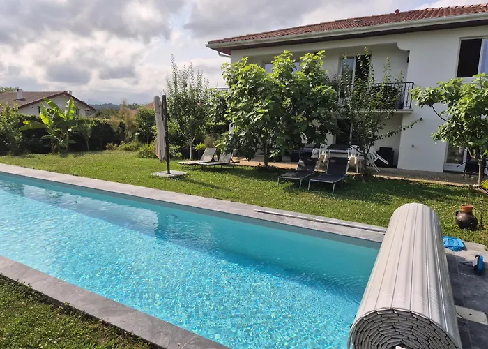 Avec Cuisine Et Grande Piscine Chauffee Lejlighed *